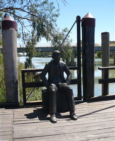 Captain John Egge Statue - Getaway Accommodation 0
