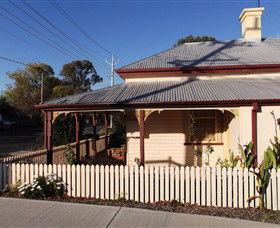 Former Customs Officers Residence - Getaway Accommodation 1