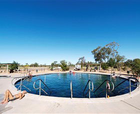 Lightning Ridge Bore Baths - Getaway Accommodation 0