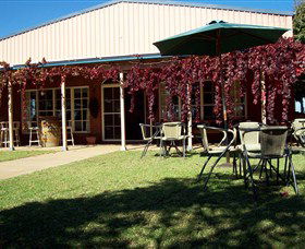 Red Earth Estate Vineyard - Getaway Accommodation 1