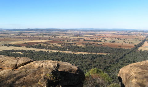 Basin Gully To Eualdrie Lookout Track - Getaway Accommodation 0