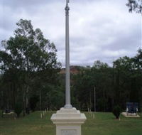 The Coronation Lamp Memorial - Getaway Accommodation