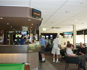 Queanbeyan Golf Club - Getaway Accommodation 1