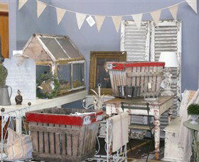 Dirty Janes Emporium - Getaway Accommodation 1