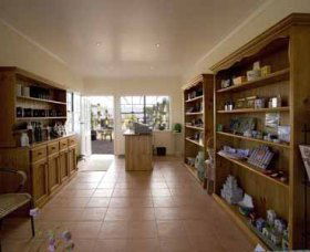 Bunna Bunoo Olive Grove - Getaway Accommodation 2