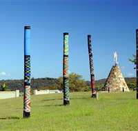 Maclean Tartan Power Poles - Getaway Accommodation