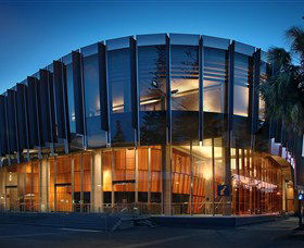 Glasshouse - Getaway Accommodation 0