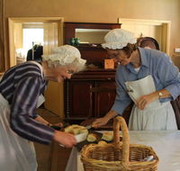Peek into the Past - Getaway Accommodation