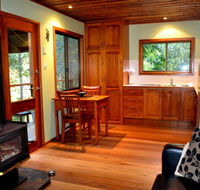 Waterfall Hideout-Rainforest Cabin for Couples - Getaway Accommodation