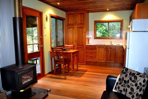 Waterfall Hideout-Rainforest Cabin For Couples - Getaway Accommodation 3