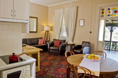 Imperial Fine Accommodation - Getaway Accommodation 3