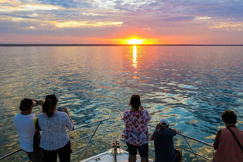 Humpback Whale Sunset Cruise - Getaway Accommodation 1