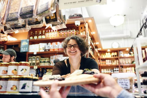 Queen Victoria Market Ultimate Foodie Tour - Getaway Accommodation 13