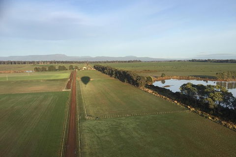 Hot Air Balloon Tasmania - Getaway Accommodation 11