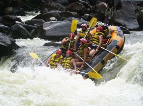 Tully River Full-Day White Water Rafting From Cairns Including Lunch - Getaway Accommodation 3
