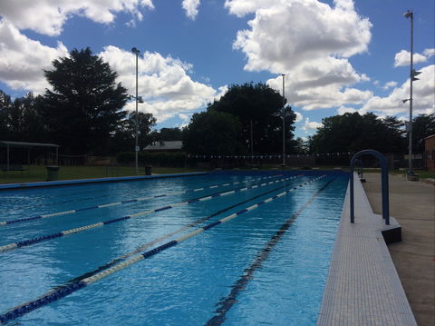 Yass Olympic Swimming Pool - Getaway Accommodation 1