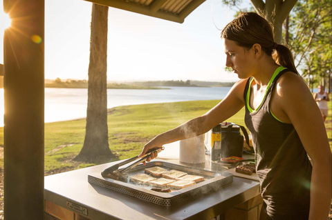 Lake Samsonvale - Getaway Accommodation 0