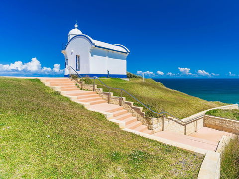 Tacking Point Lighthouse - Getaway Accommodation 0