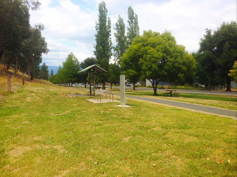 Myrtleford To Porepunkah 24km - Getaway Accommodation 2