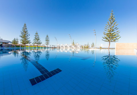 Scarborough Beach Pool - Getaway Accommodation 0