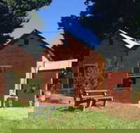 Lyrebirds Lair Gallery and Gifts - Getaway Accommodation
