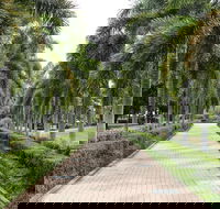 Dan Gleeson Memorial Gardens - Getaway Accommodation