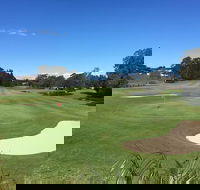 Emerald Downs Golf Course - Getaway Accommodation