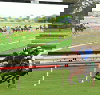 Manning Valley Race Club - Getaway Accommodation