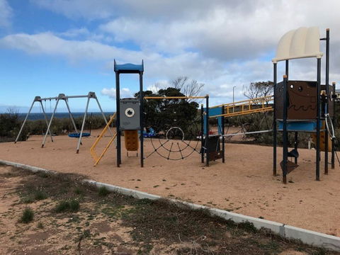 Port Gibbon Playground - Getaway Accommodation 0