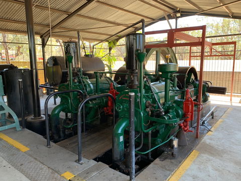 Historical Crossley Engine - Getaway Accommodation 0