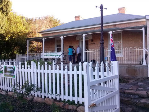 Mill Cottage Museum - Getaway Accommodation 0