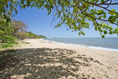 Airport Transfer - Palm Cove, Kewarra Beach & Trinity Beach To Cairns Airport - Getaway Accommodation 3