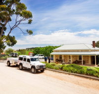Two Hands Wines 'Flagship Vineyard Experience' - Getaway Accommodation