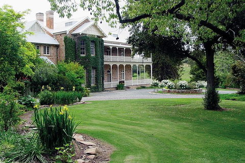 Bungaree & Burra UnEarthed - Getaway Accommodation 0