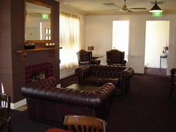 Eltham Hotel - Getaway Accommodation 2