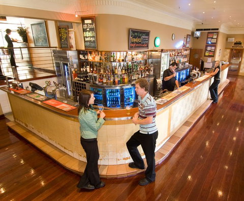 The Clarendon Hotel - Getaway Accommodation 3