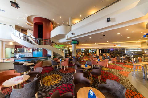 Sunshine Beach Surf Life Saving Club - Getaway Accommodation 1
