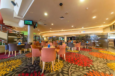 Sunshine Beach Surf Life Saving Club - Getaway Accommodation 2