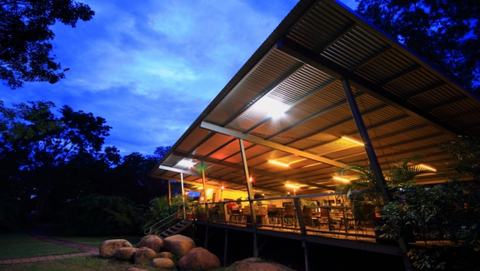 Emerald Springs Roadhouse - Getaway Accommodation 1
