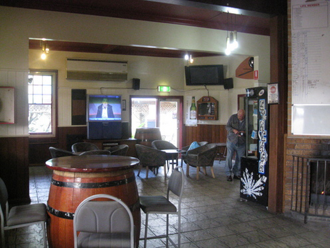 Erringhi Hotel - Getaway Accommodation 0
