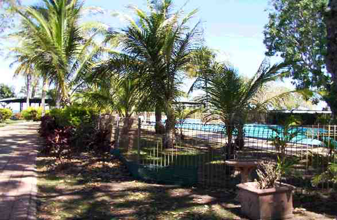 Mandorah Beach Hotel - Getaway Accommodation 2