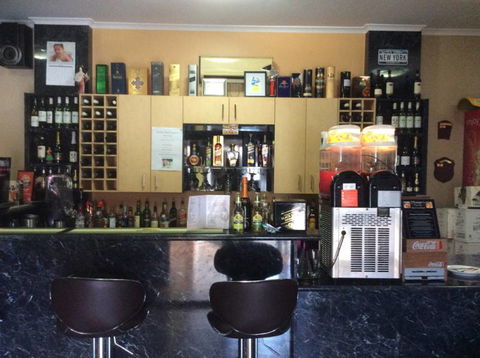 D'Amato's Family Restaurant - Getaway Accommodation 4