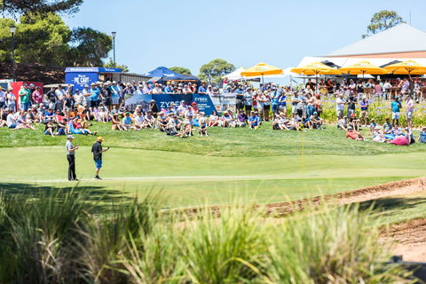 Blitz Golf Adelaide - Getaway Accommodation 0
