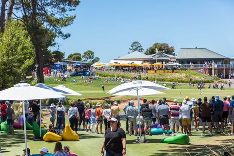 Blitz Golf Adelaide - Getaway Accommodation 1