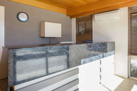 Best Western Governor Gipps Motor Inn - Getaway Accommodation 4