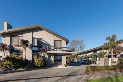 Best Western Governor Gipps Motor Inn - Getaway Accommodation 0