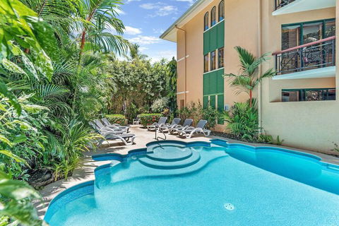 Martinique On Macrossan - Getaway Accommodation 3