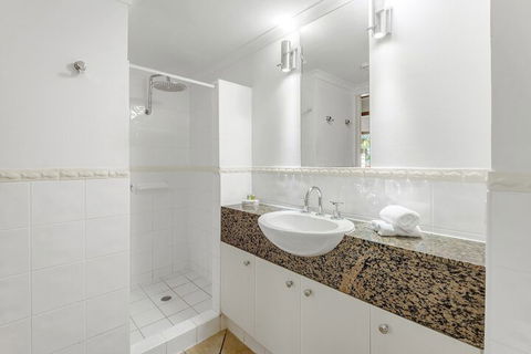 Martinique On Macrossan - Getaway Accommodation 5