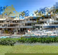 Mandalay Luxury Beachfront Apartments - Getaway Accommodation