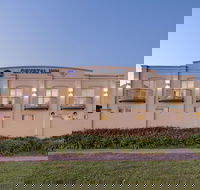 Best Western Crystal Inn - Getaway Accommodation